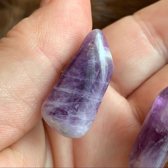 Vintage | Purple Natural Stone Gold Tone Screwback Earrings & Pendant (no chain) - Picture 12 of 16